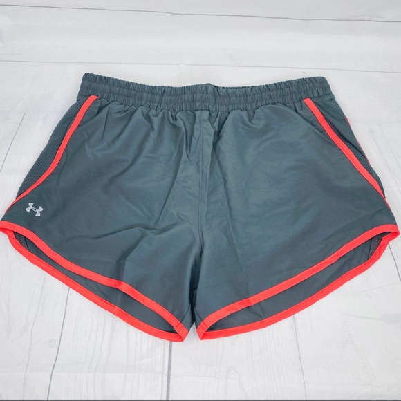 Under Armour Pants - 💛NWT Women’s Under Armour Running Shorts
